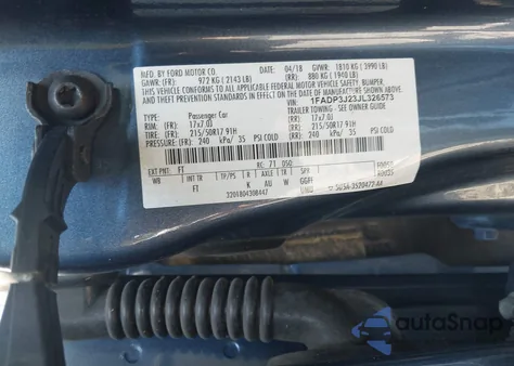 2018 Ford Focus Titanium z USA, uszkodzony, nr VIN 1FADP3J23JL326573